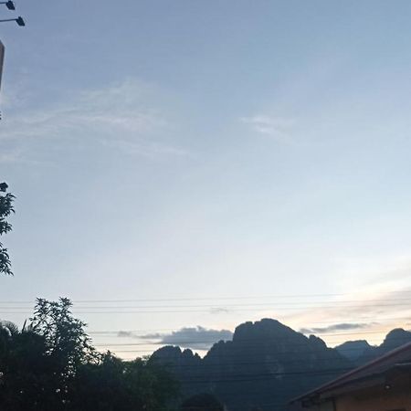 Inthavong Hotel/Guest House Vang Vieng Eksteriør bilde