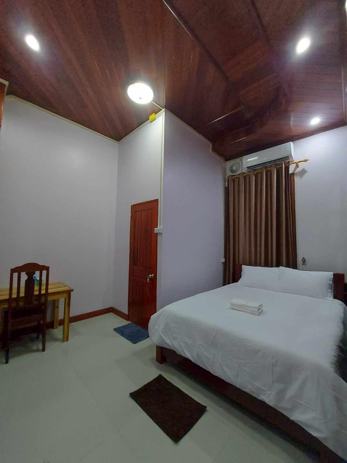 Inthavong Hotel/Guest House Vang Vieng Eksteriør bilde