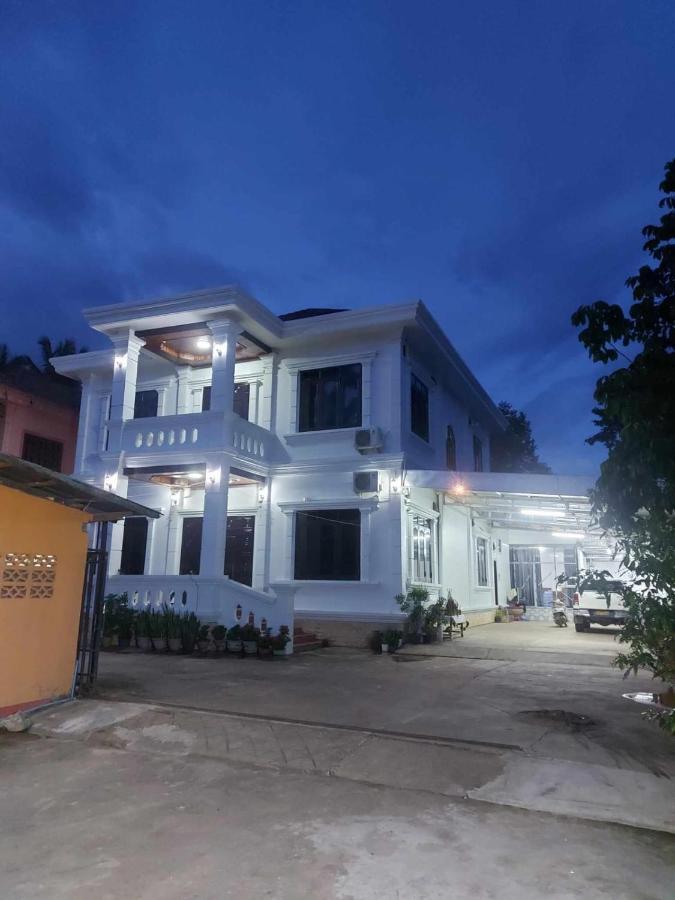 Inthavong Hotel/Guest House Vang Vieng Eksteriør bilde